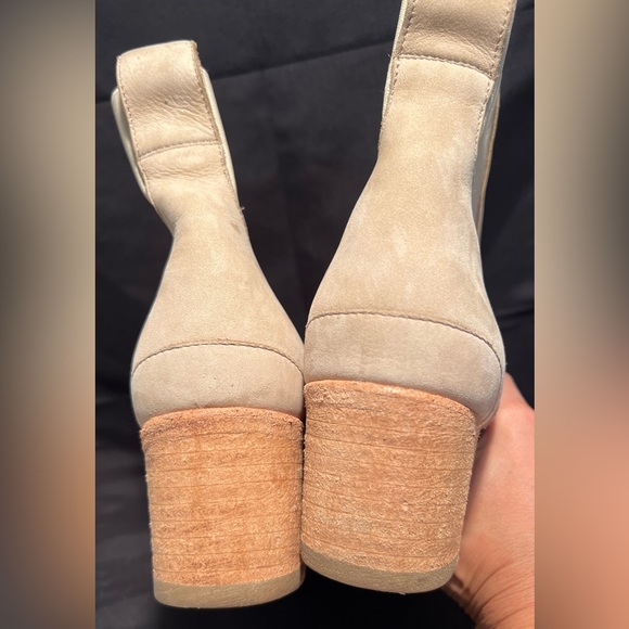 Aristotle Two 24 Ankle Boots Size 7 - Picture 5 of 9